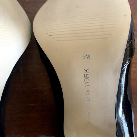 Jones New York Dark Chocolate Brown Patent Leather Peep Toe Pump Size 5 NWT - Picture 6 of 11